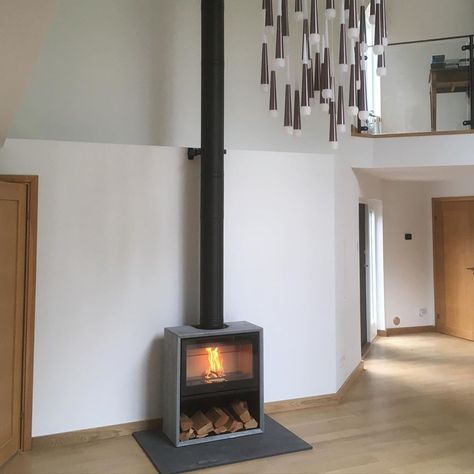 Even when the fire's out, soapstone around our stoves radiates heat and keeps the room warm and cosy. It's just another way that Contura helps keep your home at its comfortable best. This stove installed by West Country Stoves 🔥 Wood Burning Stoves, Gas Stoves, Multi Fuel Stove, South Devon, West Country, On Live, Wood Burning Stove, Gas Stove, Wood Stove