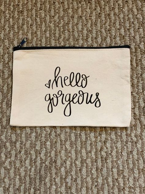 Fancy Cosmetics, Diy Makeup Bag, Canvas Bag Design, Pouch Diy, Bag Quotes, Personalized Makeup Bags, Canvas Makeup Bag, Canvas Cosmetic Bag, Makeup Travel Case