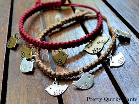 15 Free DIY Macrame Bracelet Patterns American Bracelet, Tutorial Macramé, Macrame Bracelet Diy, Macrame Bracelet Patterns, Hemp Jewelry, Diy Charm Bracelet, Simple Bracelets, American Culture, Macrame Bracelet