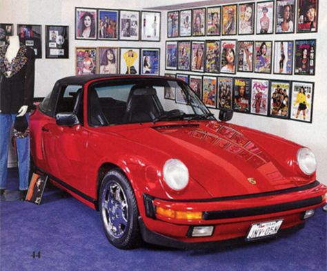 Selena's red Porsche.... Primero fue de su esposo chris y luego paso a Selena Selena Purple Outfit, Selena Boutique, Selena Museum, Red Porsche, Selena Quintanilla Fashion, Selena Q, Tejano Music, Selena Quintanilla Perez, Family Brand