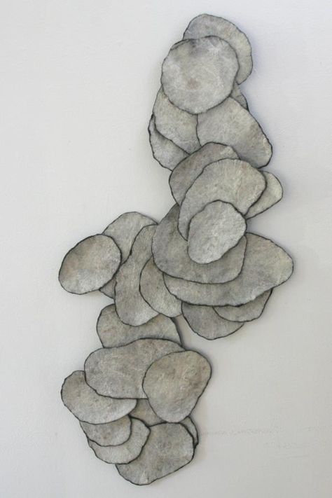 Wal Art, Keramik Design, Ceramic Wall Art, Art Textile, Paper Sculpture, Wall Deco, White Wall, Felt Art, Potato Chips