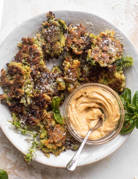 brussels sprouts fritters with tomato basil dipping sauce Savoury Fritters, Tomato Dipping Sauce, Basil Aioli, Shredded Brussel Sprouts, Cooking Tomatoes, Bread Sticks, Sprout Recipes, Potato Skins, Tomato Basil