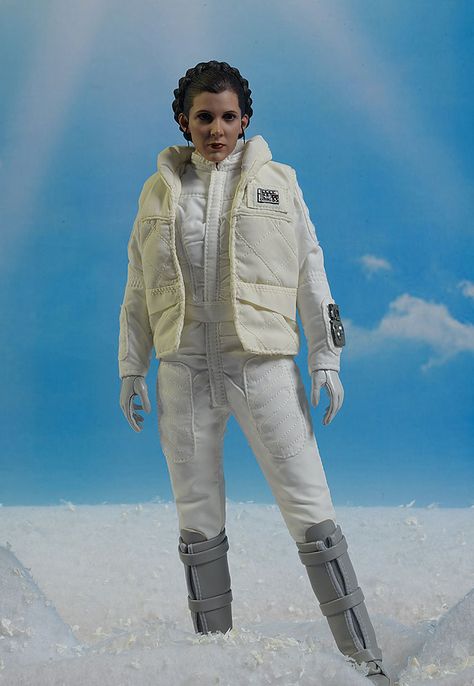 Star Wars ESB Hoth Princess Leia Sixth Scale Action Figure by Hot Toys Princess Leia Hoth, Leia Hoth, Michael Crawford, Star Wars Yoda, Star Wars Pictures, Star Wars Toys, Princess Leia, Geek Chic, Hot Toys