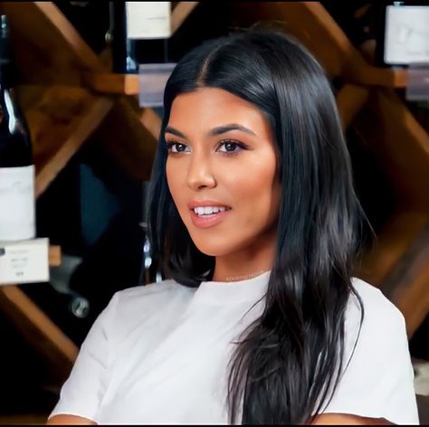 Kourtney Kardashian Black Hair, Kourtney Kardashian Hair Color, Kardashian Black Hair, Kardashian Hair Color, Kourtney Kardashian Hair, Kourtney Kardashion, Kim Style, Kardashian Hair, Jet Black Hair