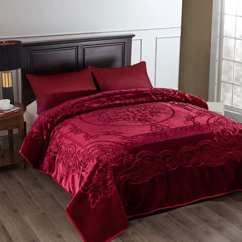 Mink Blankets Luxury, Burgundy Bedroom, Mink Blanket, Blankets For Winter, Red Bedroom, Heavy Blanket, Microfiber Blanket, Warm Bed, Bedroom Red