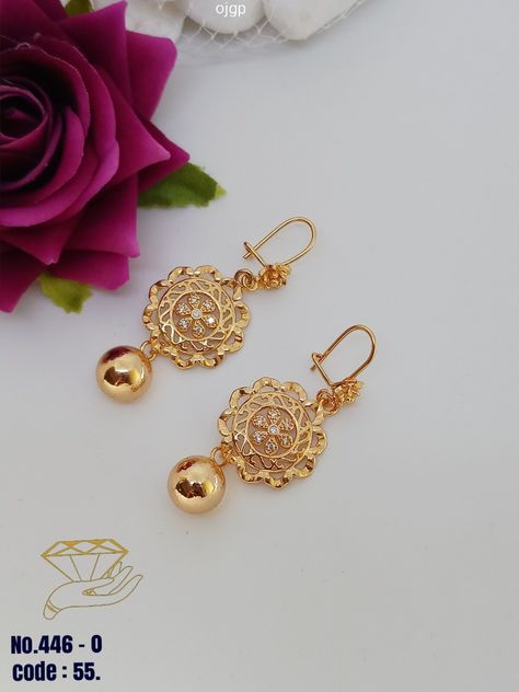 Earings Design Modern, Small Earrings Gold, Bridal Jewelry Sets Brides, Unique Gold Jewelry Designs, Gold Jewelry Outfits, Gold Earrings Models, Gold Mangalsutra Designs, Jewelry Set Design, Gold Bridal Jewellery Sets