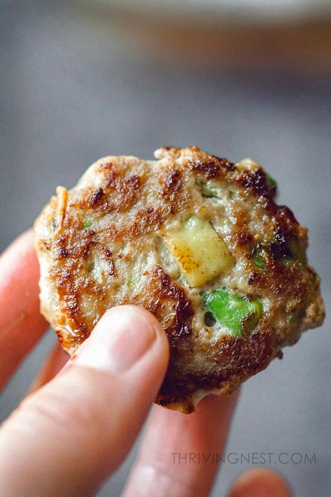 Turkey Avocado Patties For Baby (BLW) Toddlers, Kids - ThrivingNest Blw Ground Turkey Recipes, Baby Veggie Patties, Ground Beef Blw Recipe, Blw Recipes 6 Months Lunch, Egg Free Blw, Turkey Nuggets For Baby, Blw Recipes 12 Months, Blw Ground Beef Recipes, Grain Free Toddler Meals