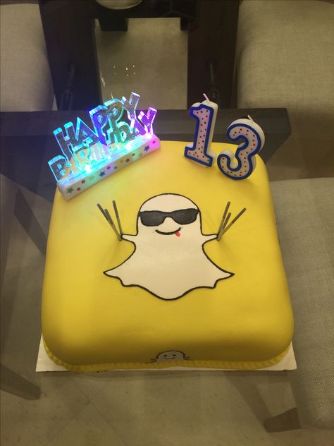 Snapchat cake Snapchat Cake Ideas, Iphone Cake Ideas Birthdays, Cake Snapchat, Birthday Cake Snaps Snapchat, Snapchat Cake, Happy Birthday Love Cake, Computer Cake, Meme Birthday Cake Funny, Snapchat Logo