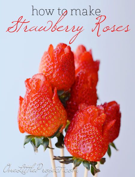 Easy strawberry rose tutorial! These are super easy to make and don't require any special tools! Fruit Bouquet Diy, Strawberry Rose, Strawberry Roses, Mothers Day Breakfast, Rose Tutorial, Mothers Day Brunch, Easy Strawberry, Alice In Wonderland Party, Mors Dag