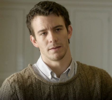 Luke Thompson, Julia Quinn, Hate Men, Celebrity Crush, Men Sweater, Tv Shows, Celebrities