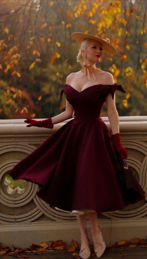 Chique Outfits, Look Retro, Elegant Dresses Classy, فستان سهرة, Vintage Inspired Outfits, Vestidos Vintage, Vintage Stuff, Moda Vintage, Vintage Glamour