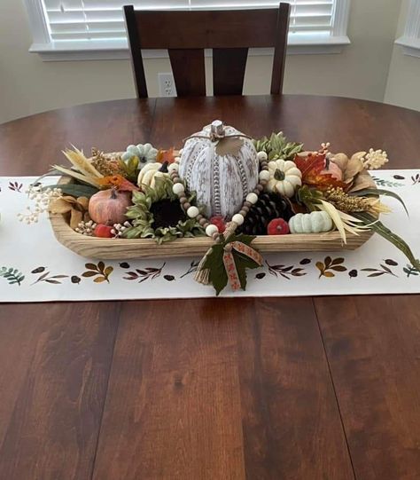 Fall Dough Bowl Decorating Ideas, Fall Dough Bowl, Thanksgiving Dinner Table Setting, Thanksgiving Bread, Dough Bowl Centerpiece, Beauty Decor, Bowl Centerpiece, Thanksgiving Dinner Table, Bread Bowl