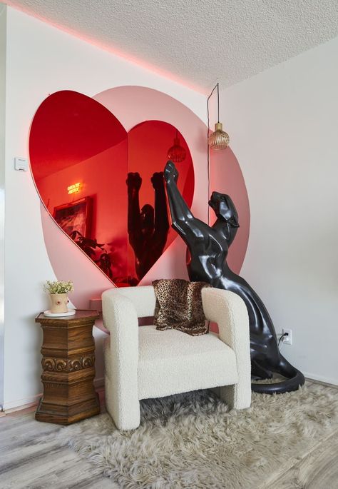 Hotel Tour, Maximalist Eclectic, 80s Interior, Book Hotel, Eclectic Interior Design, Pink Living Room, Red Rooms, Red Decor, Apartment Decor Inspiration