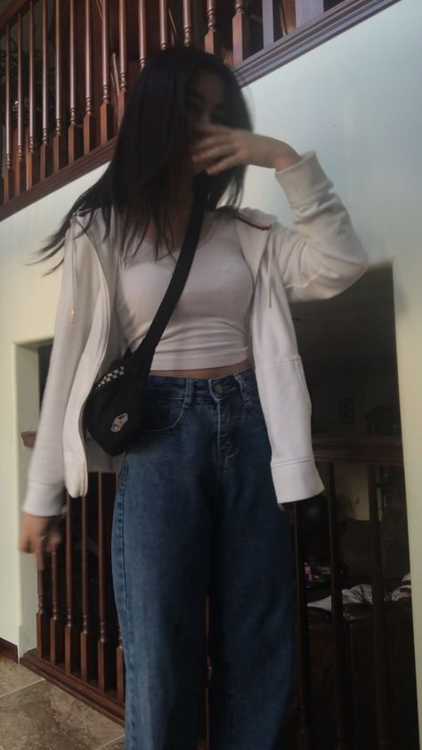 Crop Top White Shirt Outfit, Jacket With Crop Top And Pants, White Top Korean Outfit, White Crop Tee Outfit, Jacket And Tank Top Outfit, Crop White Jacket Outfit, White Zip Up Jacket Outfit, Cropped Tee And Jeans Outfit, Tank Top Outfits With Jacket