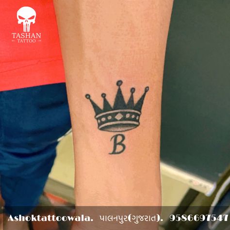 TashanTattoo
AshokTattooWala
S.20. Tirupati plaza
Opp. New bus stand
Near gd modi collage
Palanpur (gujrat)
9586697547
9687533310 Coronas Tattoo, Crown Hand Tattoo, Crown Finger Tattoo, Crown Tattoo Men, Photography Name Logo, Baby Tattoo Designs, Baby Tattoo, Names Tattoos For Men, B Letter