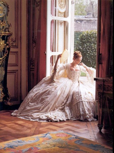 Vogue Pictures, 18th Century Aesthetic, Orlando Film, Era Dresses, Sandy Powell, Era Victoria, British Costume, Royal Core, Victorian Aesthetic