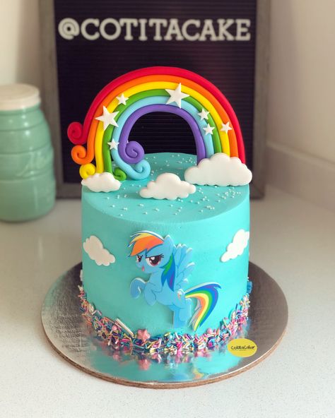 Rainbow Dash Birthday Cake, Rainbow Dash Cake, Rainbow Dash Birthday, Rugby Cake, Rainbow Dash Party, My Little Pony Cake, Little Pony Cake, My Little Pony Birthday Party, Pony Cake