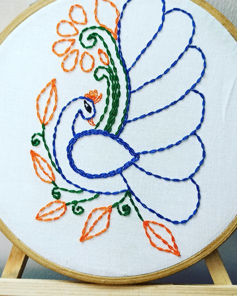 Flower Running Stitch, Chain Stitch Motifs Embroidery, Running Stitch Embroidery Design Simple, Chain Stitch Embroidery Design Ideas, Running Stitch Embroidery Design Ideas, Kantha Embroidery Designs Motifs, Kantha Embroidery Motifs, Easy Hand Drawings, Traditional Tattoo Designs