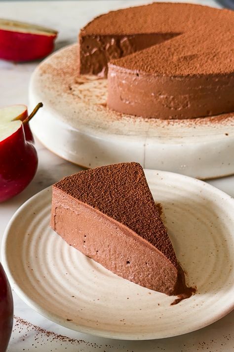 VIRAL APPLE CHOCOLATE MOUSSE CAKE - Bake with Shivesh Apple Chocolate Torte, Chocolate And Apple Desserts, Apple And Chocolate Cake, Chocolate Cake Made With Apples, Mini Mousse Cake Recipes, Apple Chocolate Mousse, Apple And Chocolate Recipes, Healthier Apple Desserts, Quick Cakes Easy