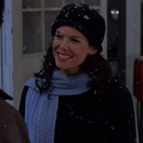 Gilmore Girls Pfp, Girls Pfp, Lorelai Gilmore, Gilmore Girls, Black