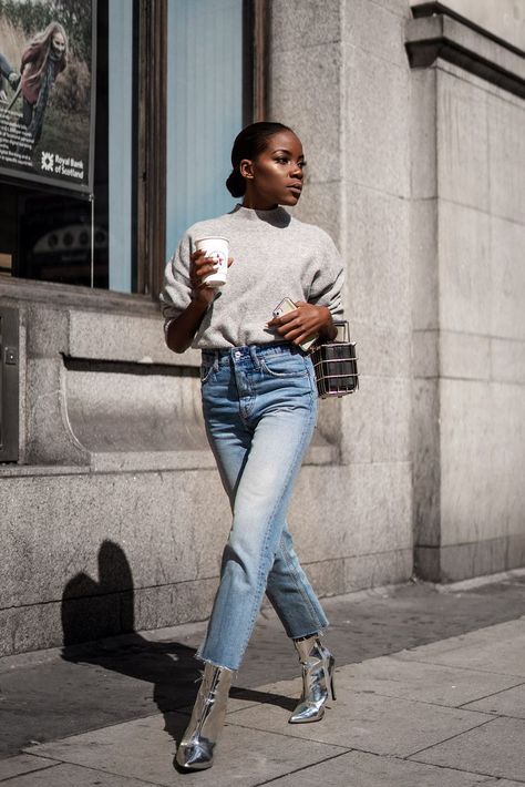 Metallic Boots Outfit, Cropped Jeans Outfit, Mode Prints, Booties Outfit, Metallic Boots, Silver Boots, Looks Black, Next Fashion, Olivia Palermo