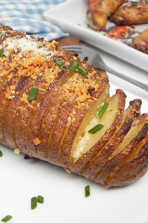 Sliced Baked Potatoes In The Oven Simple, Garlic Baked Potatoes In The Oven, Baked Potatoes In The Oven Without Foil, Russet Baked Potato In Oven, Baker Potatoes Oven Baked, Longhorn Sliced Baked Potatoes, Parmesan Hasselback Potatoes, Recipes For Baked Potatoes, Baked Potatoe Receipe