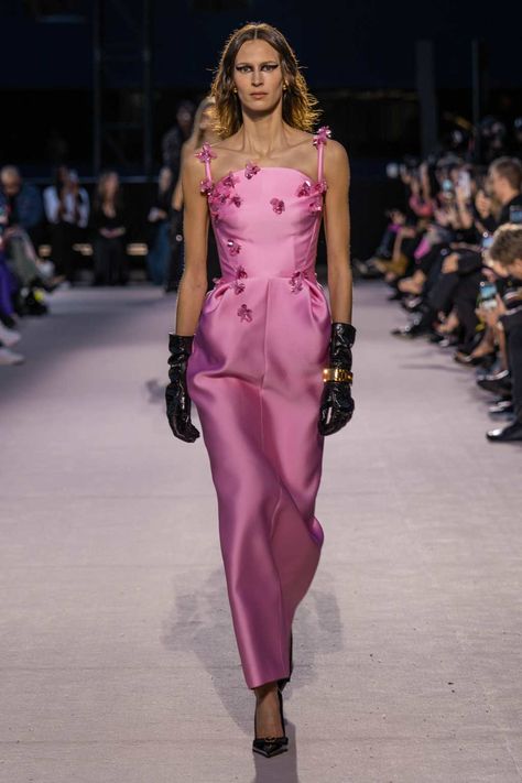 2024 Paris Fashion Week, Runway Fashion Couture, Runway Outfits, Guest Attire, Winter 2023, Fall 2023, Classy Dress, Couture Dresses, Guest Dresses