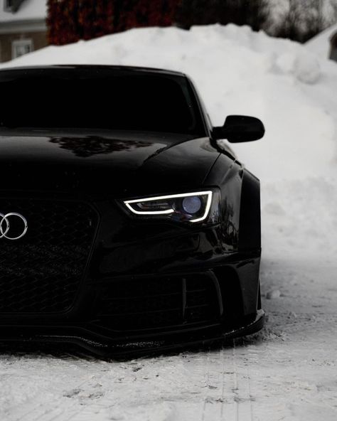 Rs5 Sportback, S5 Wallpaper, Audi Rs5 Sportback, Dream Cars Audi, Black Cars, Audi Rs5, Audi S5, Chicago Travel, Abandoned Cars