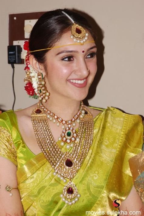 Sridevi Vijaykumar, Kundan Bridal Jewellery, Beautiful Bridal Makeup, Lehenga Bridal, Marriage Photos, Indian Bridal Fashion, Bridal Makeup Artist, South Indian Bride, Indian Designer