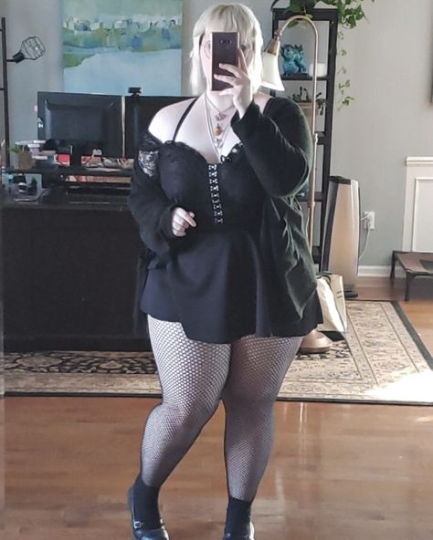 Emo Plus Size, Plus Size Alt Fashion, Outfit Ideas Plus Size, Plus Size Goth, Chubby Fashion, Plus Size Outfit, Alt Fashion, Curvy Girl Fashion, Curvy Girl Outfits