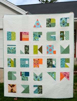 Wonderful modern alphabet quilt by Hyacinth Quilt Designs using Tula Pink's pattern Abc Quilts Ideas, Quilting Letters, Quilted Letters, Quilt Letters, Word Quilts, Alphabet Quilts, Interesting Quilts, Modern Alphabet, Tula Pink Quilt