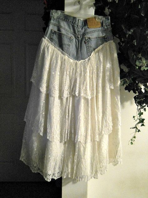 Denim Skirts With Lace, Jean Skirt With Lace, Denim Couture, Skirt Diy, Skirt Inspiration, Skirt Tulle, Afrikaanse Mode, Diy Skirt, Denim Ideas