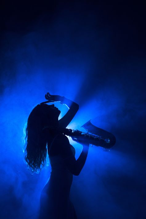 #saxophone #saxgirl #jessicasax #fashion #girl #portrait #ideen Saxophone Photography, Saxophone Players, Girl Portrait, Profile Pic, Spotify Playlist, Fashion Girl, Senior Photos, Vision Board, Cake