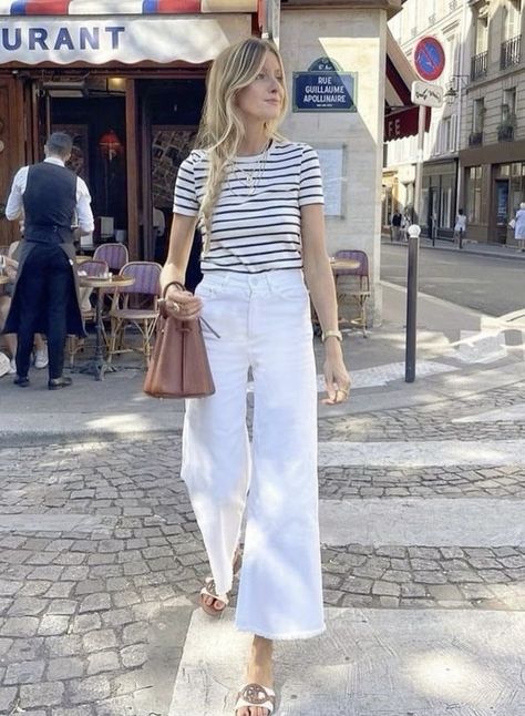 Unique Fashion Outfits, Cropped Sweaters, Spring Teacher Outfits, 2024 Outfits, Europe Outfits, Casual Outfit Inspiration, Italy Outfits, Casual Day Outfits, Looks Street Style