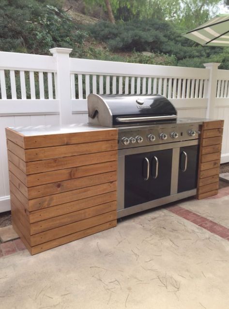 Bbq Island Ideas, Diy Bbq Island, Diy Grill Station, Grill Diy, Outdoor Grill Station, Patio Grill, Diy Grill, Outdoor Kitchen Countertops, Cinder Blocks