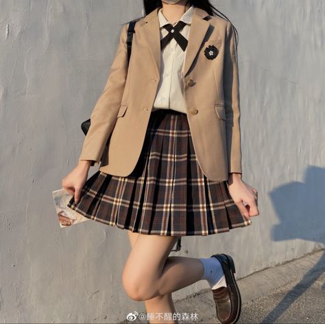 Brown Uniform Aesthetic, Aesthetic Korean Uniform, Brown School Uniform, Highschool Korean Uniform, Uniform Korea School Ulzzang, American School Uniforms, Brown Skirt Outfit Korean, School Coat, Academy Uniforms