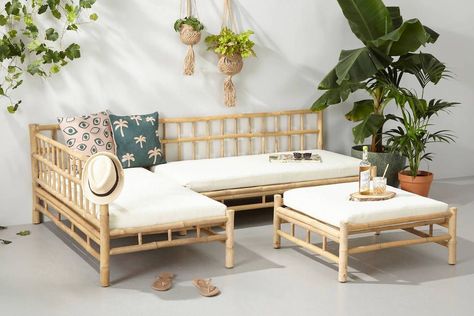 Design your home with bizarre designs Deco Spa, Bamboo Furniture Design, Patio Furniture Layout, Bamboo Sofa, Bamboo House Design, Bamboo Decor, Bamboo House, Bamboo Furniture, Bar Interior