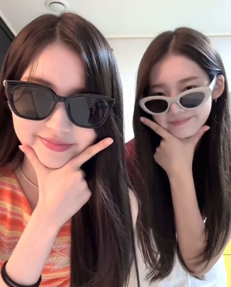 Asa and Rora #Babymonster tiktok update Asa Core, Babymonster Predebut, Aesthetic Frame, Rora Babymonster, Pink Wallpaper Girly, Robin Bird, Baby Monster, Yg Entertainment, Instagram Update