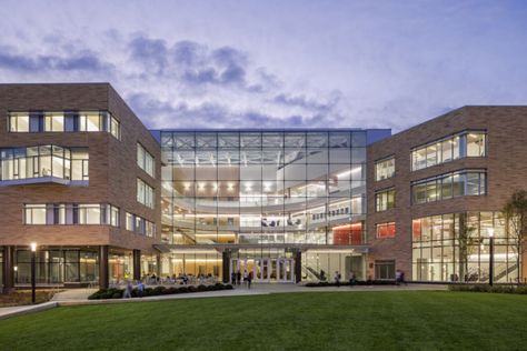 Large School Building, Dream School Design, Huge School Building, Pretty School Building, Dream School Building, Big School Building Aesthetic, School Campus Architecture, Fancy School Building, Futuristic School Building