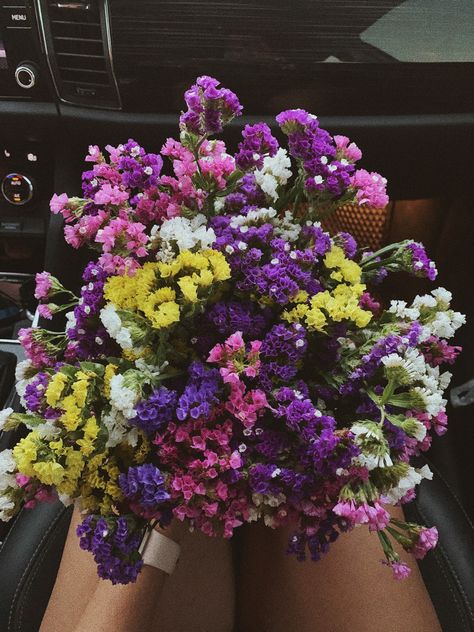 Limonium Arrangement, Limonium Flower Bouquet, Purple Bouquets Aesthetic, Statice Flower Bouquet, Statice Flower Aesthetic, Statice Flower, Misty Blue Limonium, Aesthetic Captions, Flower Bar