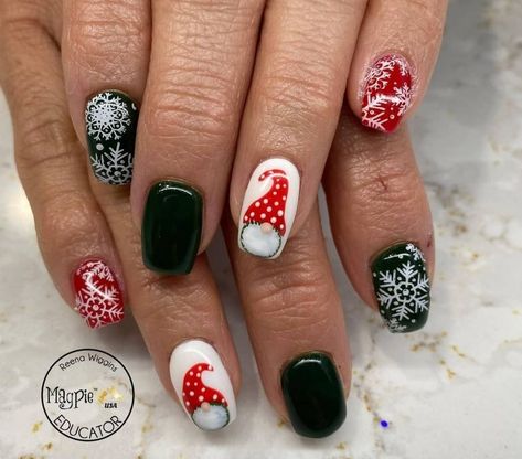 Christmas Knomes Nail Art, Christmas Nomes Nails, Winter Gnome Nail Designs, Gonk Nails Christmas, Gnome Winter Nails, Dip Powder Christmas Nail Designs, Fall Gnome Nail Art, Christmas Nails Gnome, Christmas Gnome Nails Art