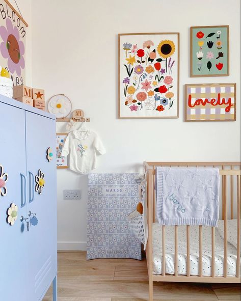 Baby girls nurserynurseryideas nurserydecoration nurseryinspiration nurseryinspo nurseydecor babygirlnursery nurserystyling babygirlsroom babygirlnurserystyle colourfulnursery colourfulhomes colourfulinteriors Bright Nursery Ideas Gender Neutral, Fun Bright Nursery Ideas, Pops Of Color Nursery, Bright Colour Nursery Ideas, Fun Girl Nursery, Colorful Eclectic Nursery, Spring Nursery Ideas, Bright Baby Nursery, Girl Nursery Colorful