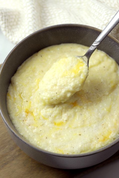 Cheesy Grits by The Toasty Kitchen #grits #cheese #cheesy #breakfast #brunch #dinner #homemade #recipe #fromscratch Dinner Grits, Grits Breakfast, Southern Grits, Instant Grits, Cajun Shrimp And Grits, Creamy Chicken Tortilla Soup, Creamy Grits, Homemade Comfort Food, Cheesy Grits