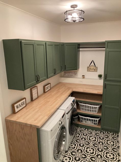 L Shaped Laundry Room Design, Laundry Room Design With Corner Cabinets, Corner Sink In Laundry Room, Laundry Room L Shaped Counter, Laundry Area In Garage Corner, Laundry Room Green Cabinets, L Shaped Utility Room Small Laundry, L Shape Laundry Room Layout, Corner Laundry Room Ideas