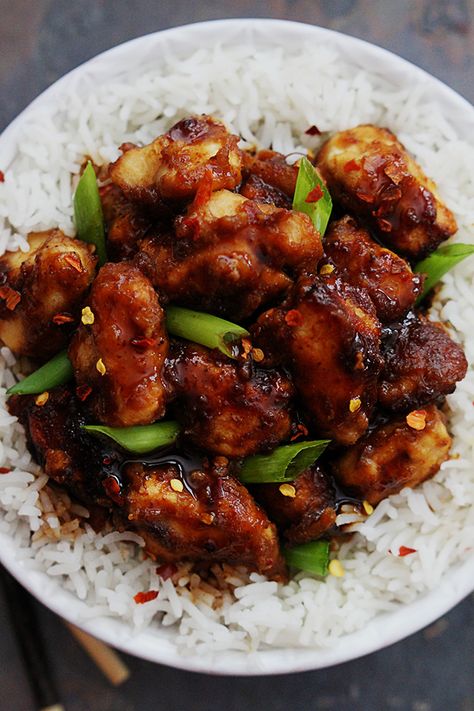 Slow Cooker General Tso's Chicken - Creme De La Crumb General Tso's Chicken Recipe, General Tso's Chicken, Slow Cooker Dinner Recipes, Tso Chicken, General Tso Chicken, General Tso, Slow Cooker Dinner, Crock Pot Slow Cooker, Crock Pot Cooking