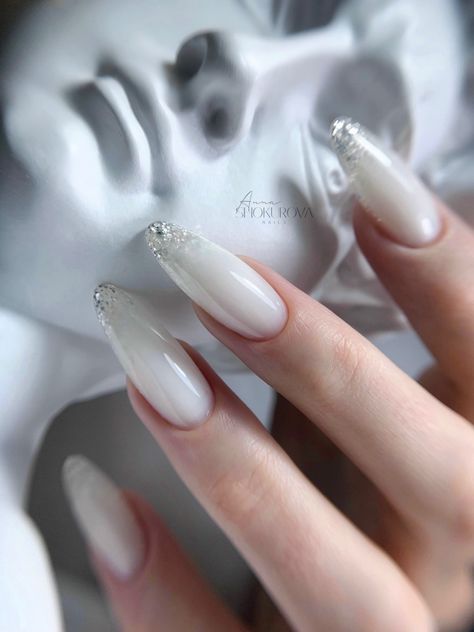 Manicure 2023, خواتم خطوبة, Bridal Nails Designs, Nail Designs Ideas, Beauty Hacks Nails, 50 Christmas, Bride Nails, Manicure Ideas, Neutral Nails