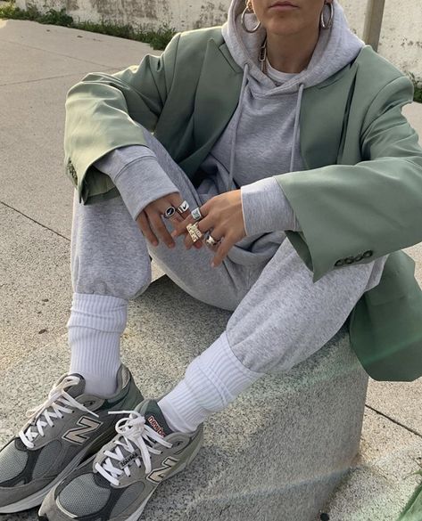 Grey Tracksuit, Tracksuit Outfit, Mode Inspo, Comfy Fashion, 가을 패션, Looks Style, Mode Inspiration, Winter Fashion Outfits, Outfits Casuales