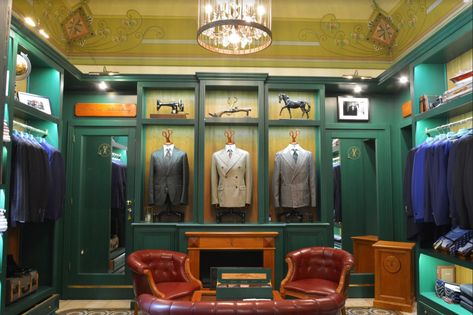 Bottega Dalmut Bespoke Tailoring Shop Interior, Garment Shop Exterior Design, Tailor Shop Interior, Tailoring Shop Interior Design, Retail Store Layout, Fabric Store Design, Suit Stores, Retail Store Interior Design, Clothing Store Interior