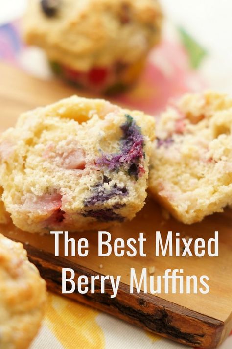 These moist Blueberry and Strawberry Muffins are one of the easiest from scratch muffin recipes that you'll ever try and most definitely the most delicious! They are an easy grab and go breakfast or snack idea for the whole family. #kenarry #ideasforthehome Frozen Berry Muffins, Blueberry And Strawberry, Mixed Berry Muffins, Bakery Style Muffins, Berry Muffins, Simple Muffin Recipe, Strawberry Muffins, Sweet Muffin, Recipe Tin