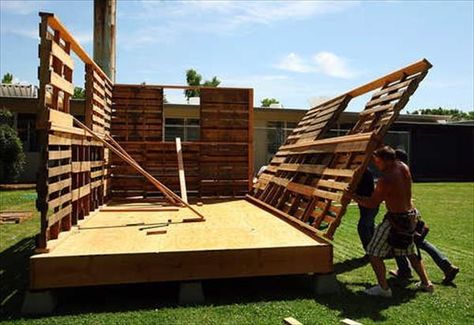 DIY wooden pallet creations are an increasingly popular trend, with projects ranging from building pieces of furniture to even making an outdoor... Pallet House Plans, Pallet Cabin, Cheap Homes, Pallet Building, Eco Village, Tiny House Village, Pallet Shed, Planned Community, Pallet House